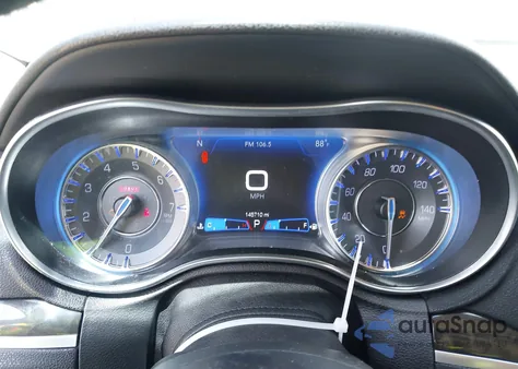 2020 Chrysler 300 Limited из США, поврежденный, VIN 2C3CCAEG6LH108515